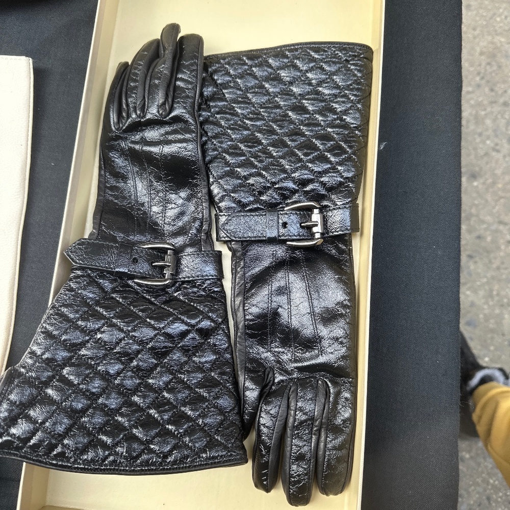 Burberry gloves